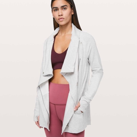 *SOLD* LULULEMON Coast Easy Wrap size 6 grey - Picture 3 of 13